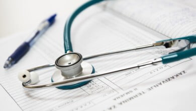 blue and silver stetoscope 40568